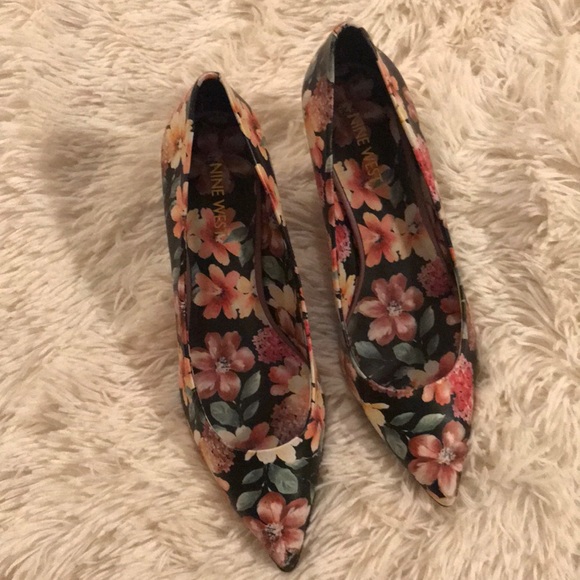 Nine West floral heels - Picture 1 of 5